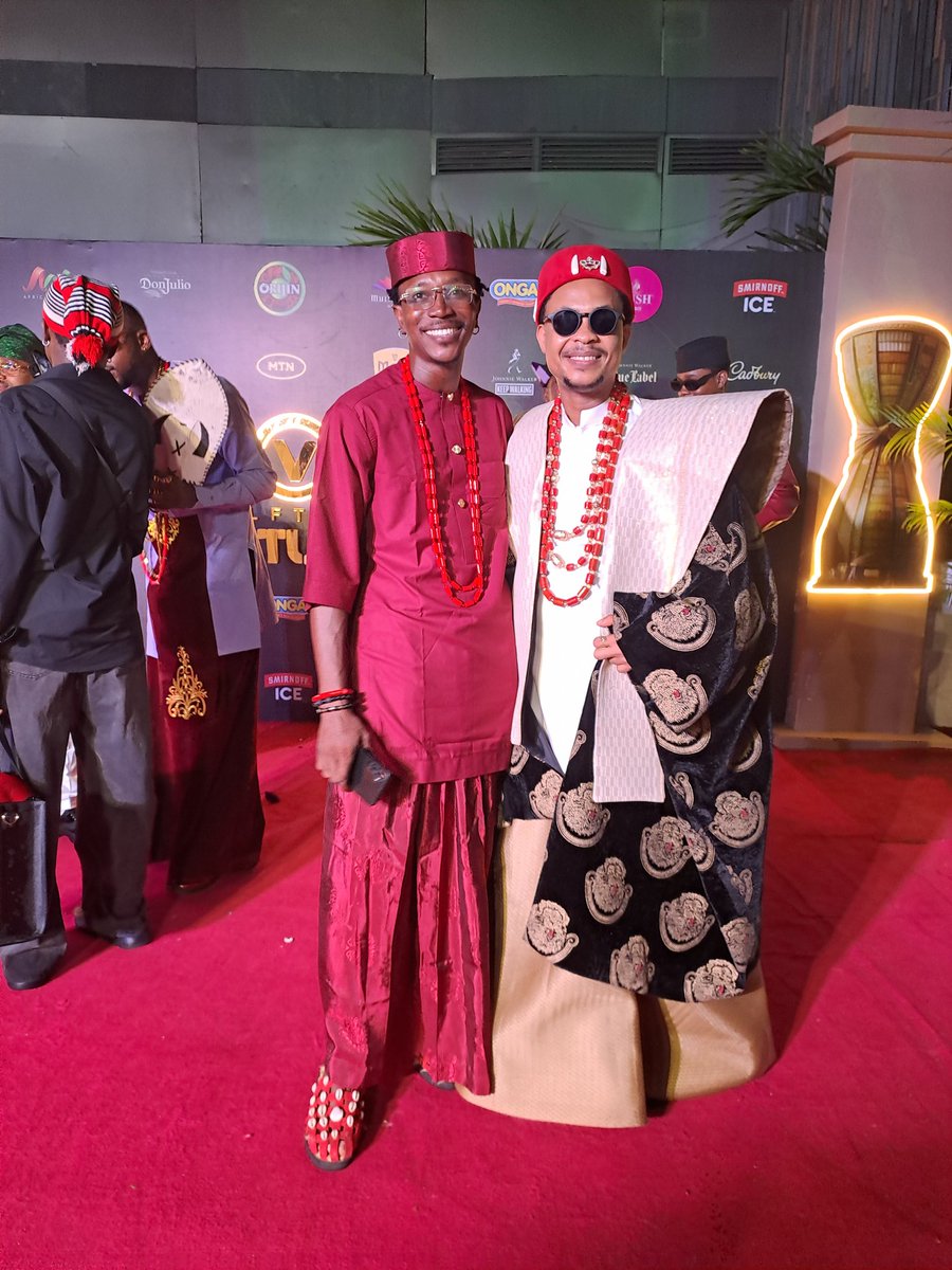 favogbuji's tweet photo. Ndi Igbo na-agba mbọ

Congratulations to all the nominees and winners at the #Amvca 

@Emeneks and @UzoamakaPower my faves. https://t.co/bNGkqpv7zn