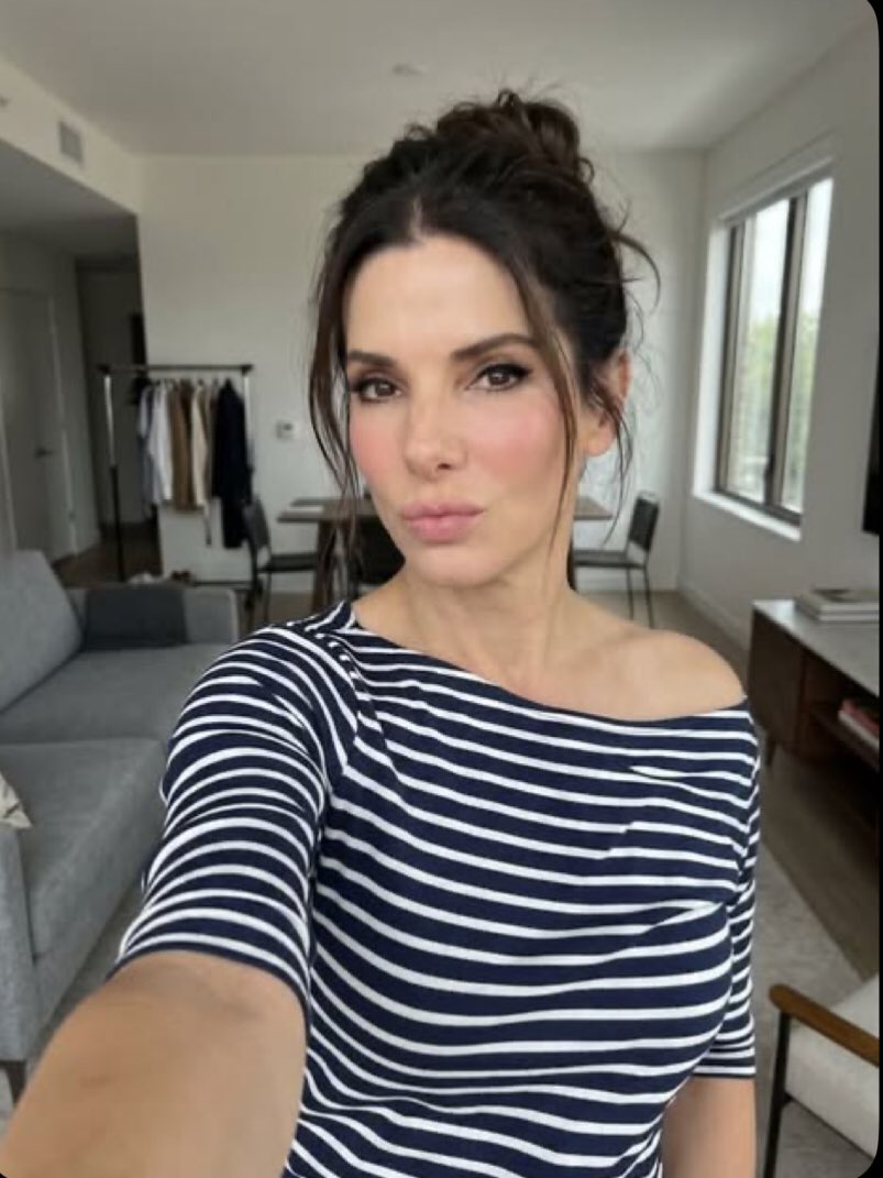 Sandra Bullock tweet media