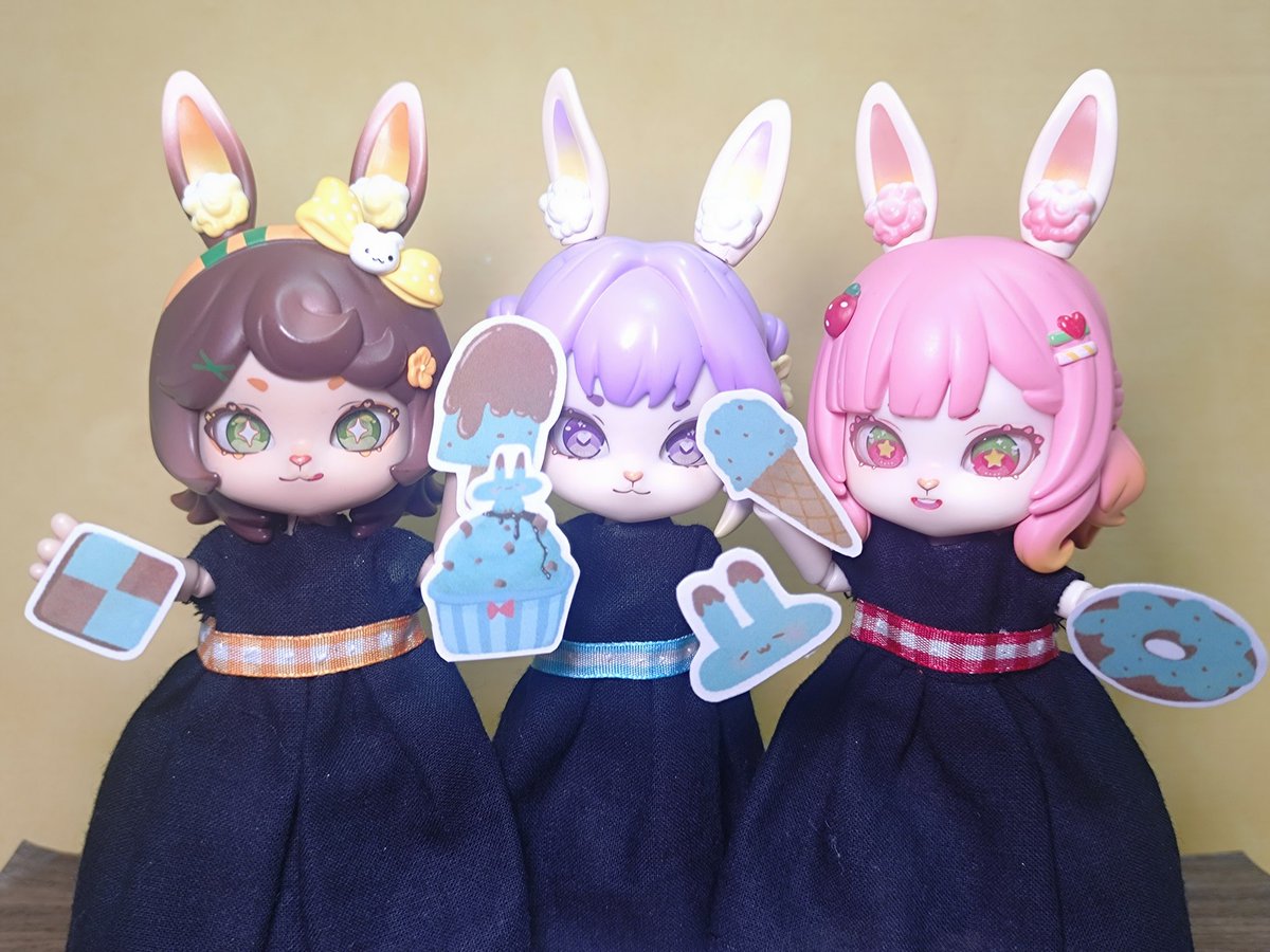 おでかけライブの戦利品です。
やぎやさこ様（<a href="/torotto310/">やぎ やさこ</a>）からお迎えしてきました。
可愛い女の子のイラストとチョコミント柄ポチ袋とシールです。
可愛いので使うのがもったいないです。
＃おはドル
＃ボニーバニー