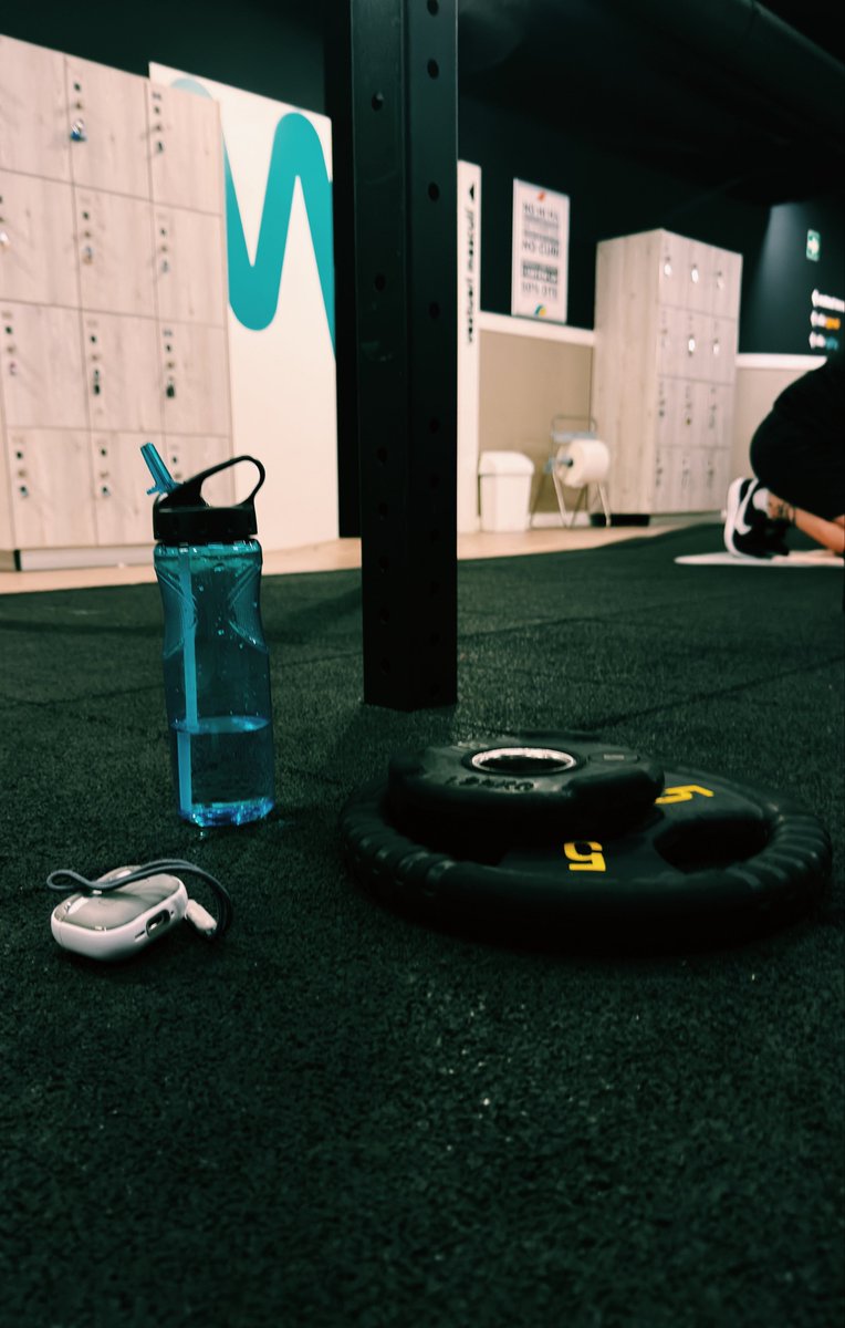 IGGY_LEON's tweet photo. 🏋️ https://t.co/Z8c3o7Eber