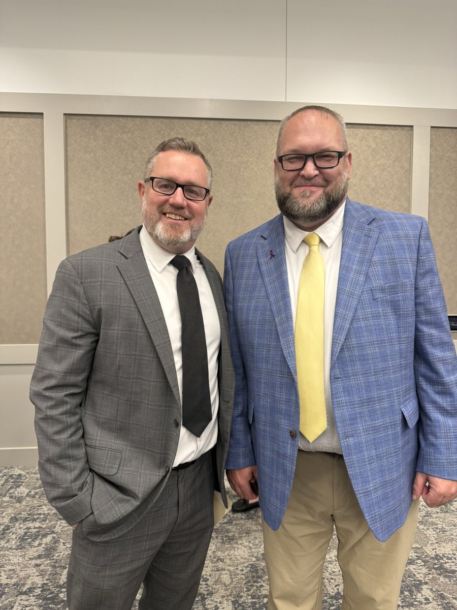 ewingforwv's tweet photo. Justice Tom Ewing attended the Wood County Juvenile Drug Court graduation. The program celebrated an important milestone - over 100 graduates. He also got to see his friend Josh Barker from the AG’s supporting the program along with local legislators in attendance. https://t.co/Yu517cPc8f