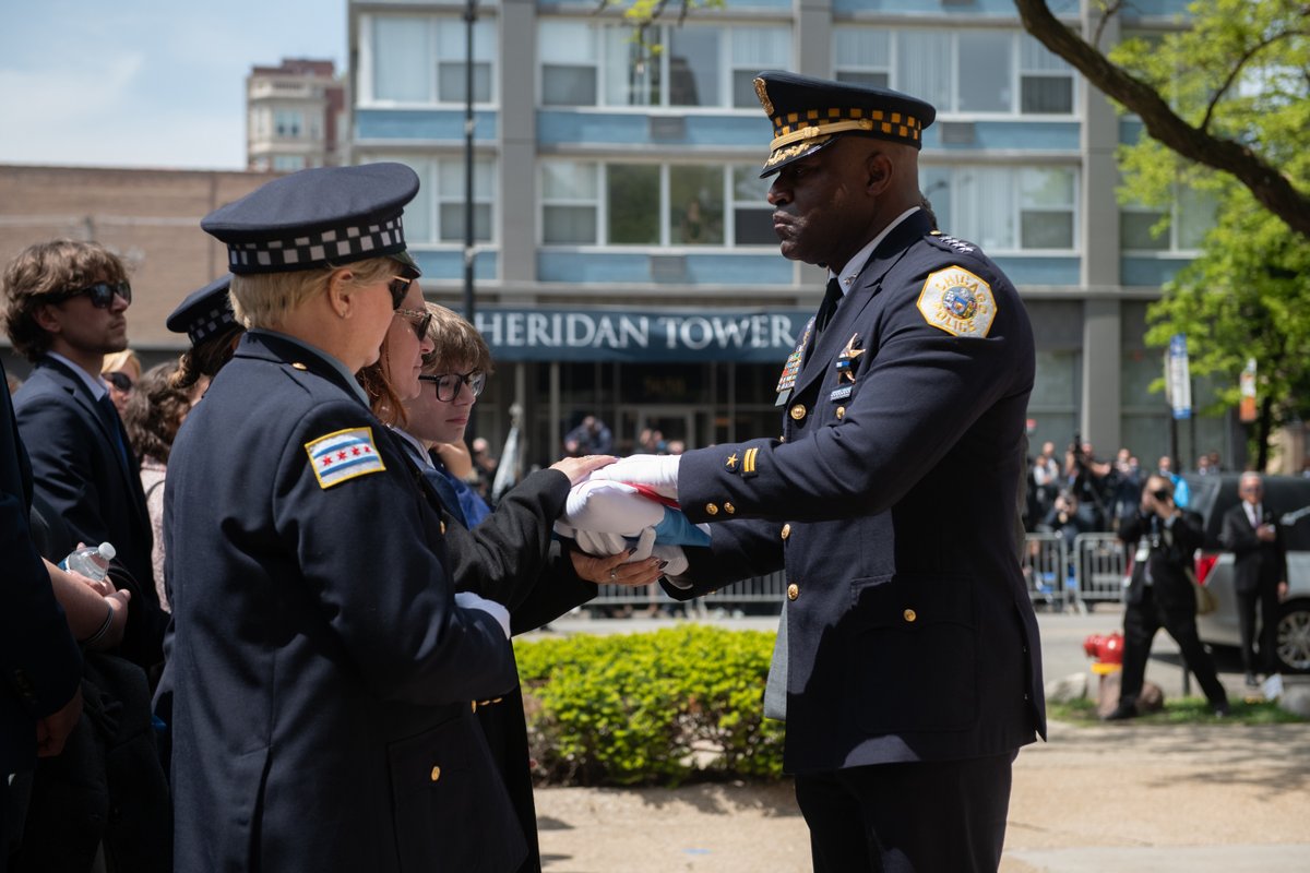 Chicago Police tweet media