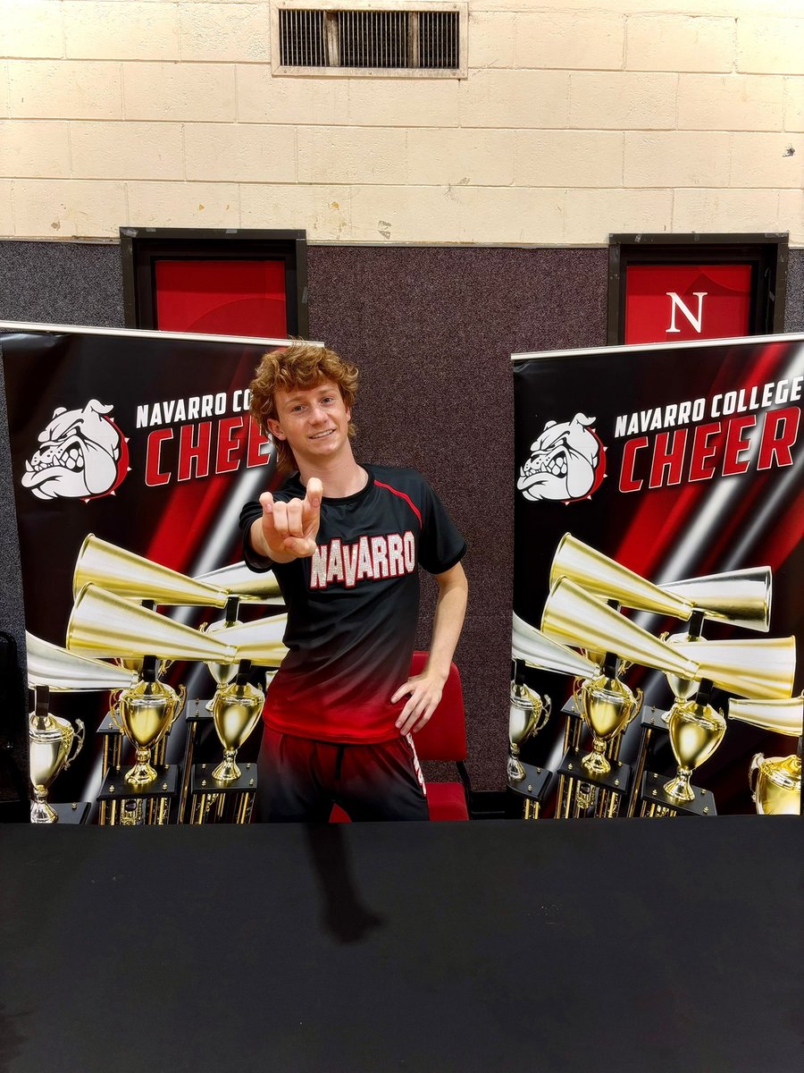 GriffinBrayden_'s tweet photo. suprise❤️🐾 #navarro https://t.co/Q2Yn07gCFc