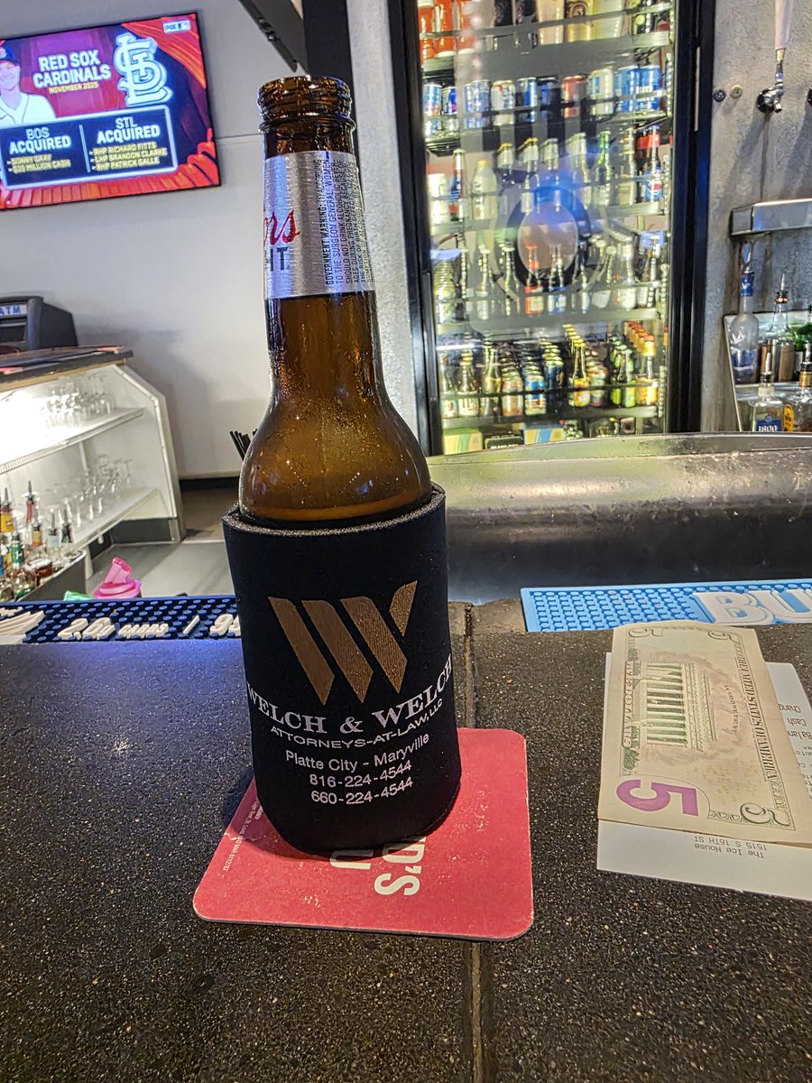 Welch_WelchLaw's tweet photo. Happy Friday from the Ice House in Clarinda, IA.
#makingcommunitiessafer #protectingtheinjured #protectingtheaccused #travelingkoozie https://t.co/Pzynp2oDJn
