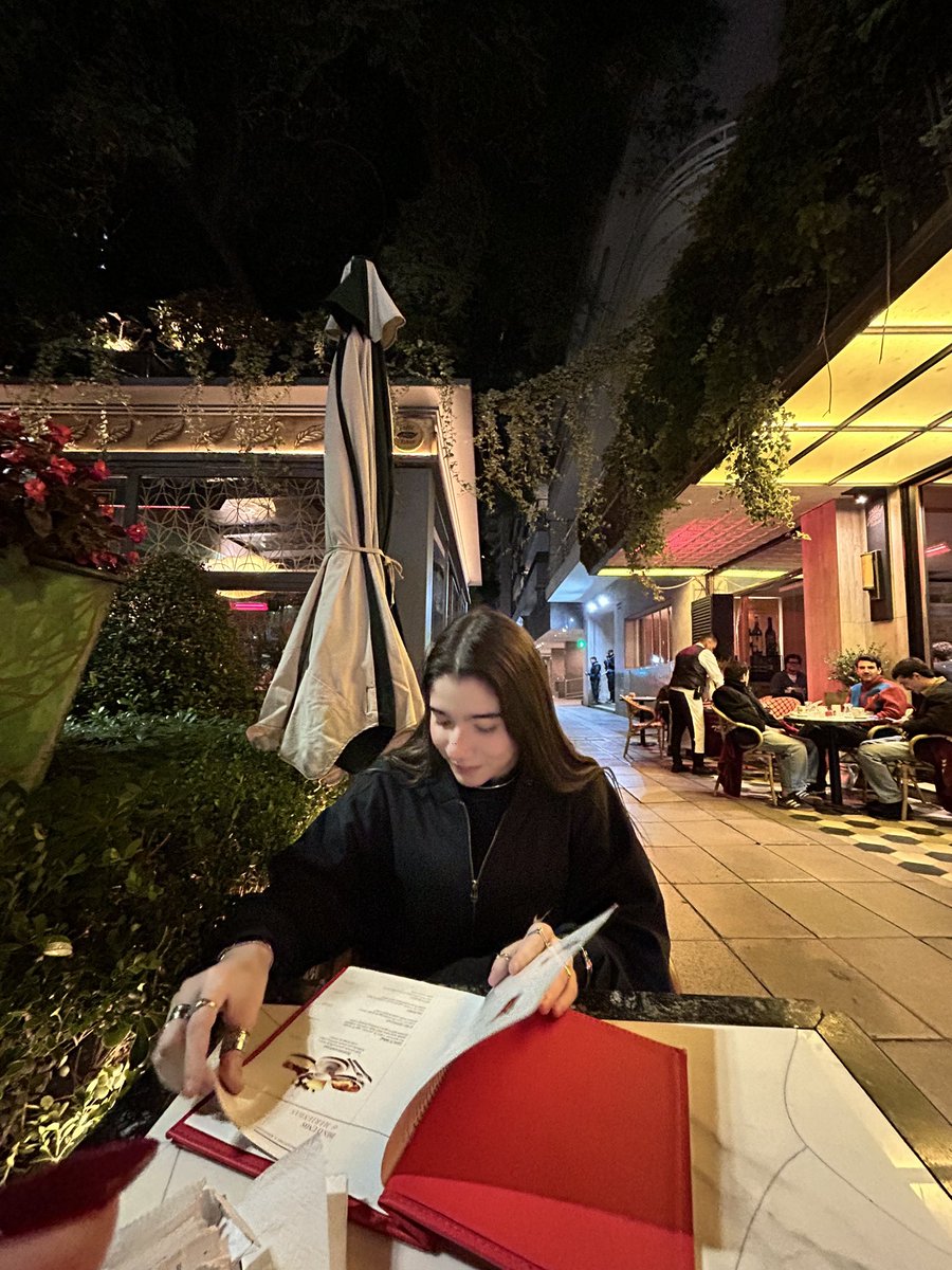 juli_achis's tweet photo. amo la vida en capital https://t.co/j13ApXiluQ