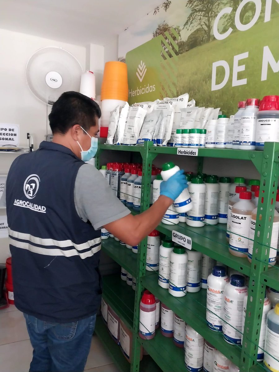 AgrocalidadZ4's tweet photo. #Manabí | Realizamos inspección posegistro de almacenes de expendio de insumos agropecuarios, con la finalidad de verificar el cumplimiento de la normativa vigente, cantón Portoviejo.
#RegistroResponsable https://t.co/29ab7yvur1