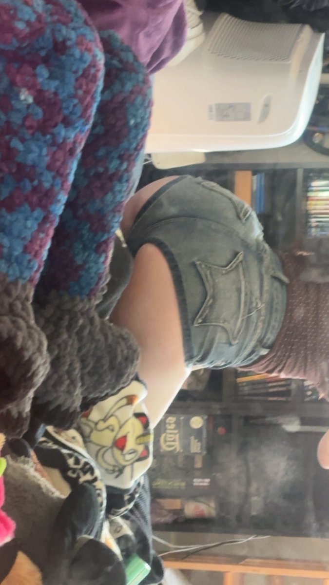 PearlD3light's tweet photo. Look who’s the star of the show ⭐️
#OF #moviestar #fansly #bigbooty #lewd https://t.co/LtQWnkWp1s