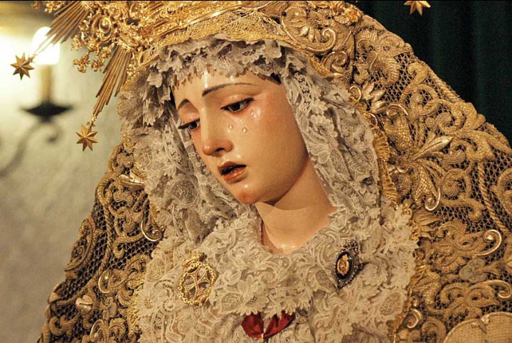 SGLerate's tweet photo. Mis 4 Dolorosas de Sevilla. 
Cuesta quedarse solo con 4 cuando hay muchas + que son magníficas también, como: la Virgen de las Angustias, la Virgen de la Presentación, la Virgen del Mayor Dolor en su Soledad, la Virgen de los Dolores de las Penas y como siga no paro https://t.co/sxFeccjWVV