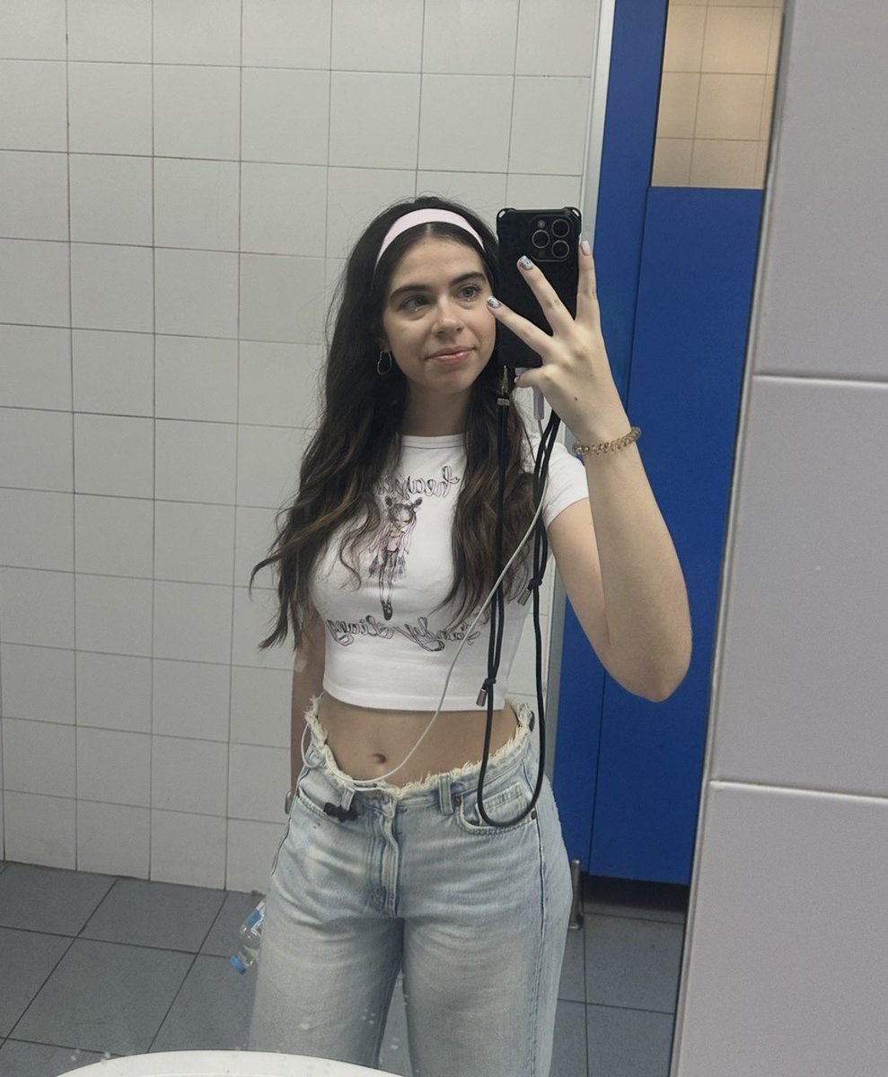 paula ⋆ tweet media