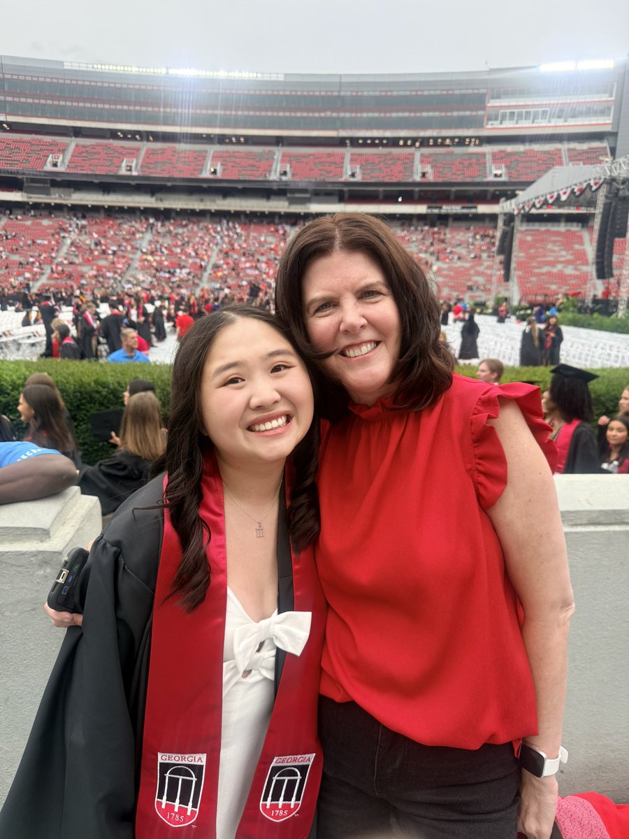 rickpatton67's tweet photo. Future optometrist! #UGAGRAD https://t.co/Rfd6DbL9bC