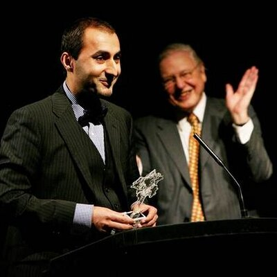 DawoodAzami's tweet photo. 2009, when I got the #BBC’s Global Reith #Award for Outstanding Contribution.
#DavidAttenborough was on stage while I was giving the acceptance speech. https://t.co/UcF9usMtjA