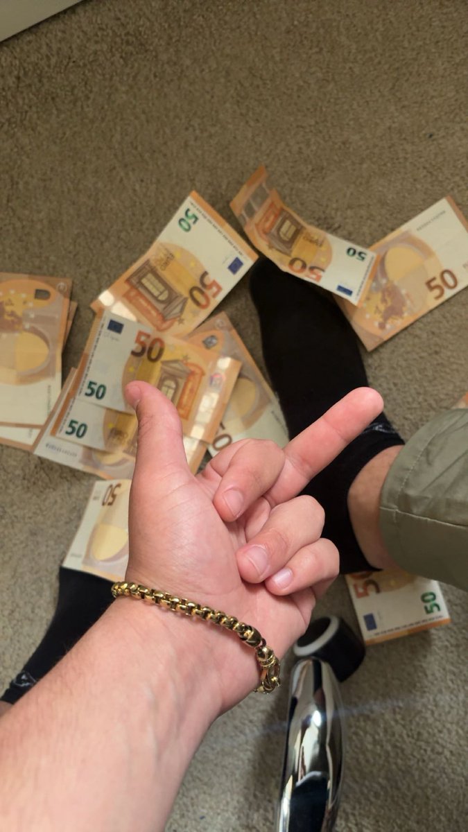 master_jaydenn's tweet photo. Nice gift from my favorite f4gg 🤑 https://t.co/usyUhF7QO7