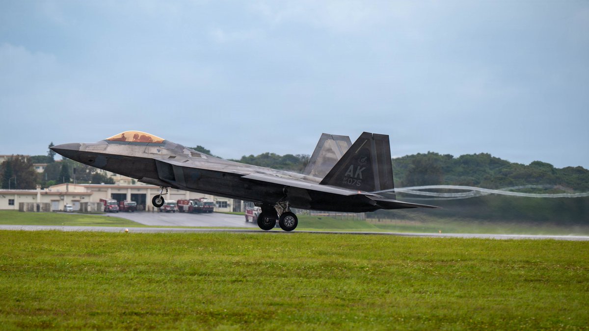 USPACOM's tweet photo. A U.S. Air Force F-22 Raptors assigned to the 27th Expeditionary Fighter Squadron and the 90th Expeditionary Fighter Squadron arrive at Kadena Air Base, Japan. The aircraft’s presence enhances regional security and demonstrates the U.S. Air Force’s commitment to a free and open Indo-Pacific.
 
📍Japan
📸 Airman 1st Class Francisco Huerta, Senior Airman Greydon Furstenau and Airman 1st Class Nathaniel Jackson
 
#IndoPacific #FreeAndOpenIndoPacific #USAirForce #PACAF #27thEFS #90thEFS