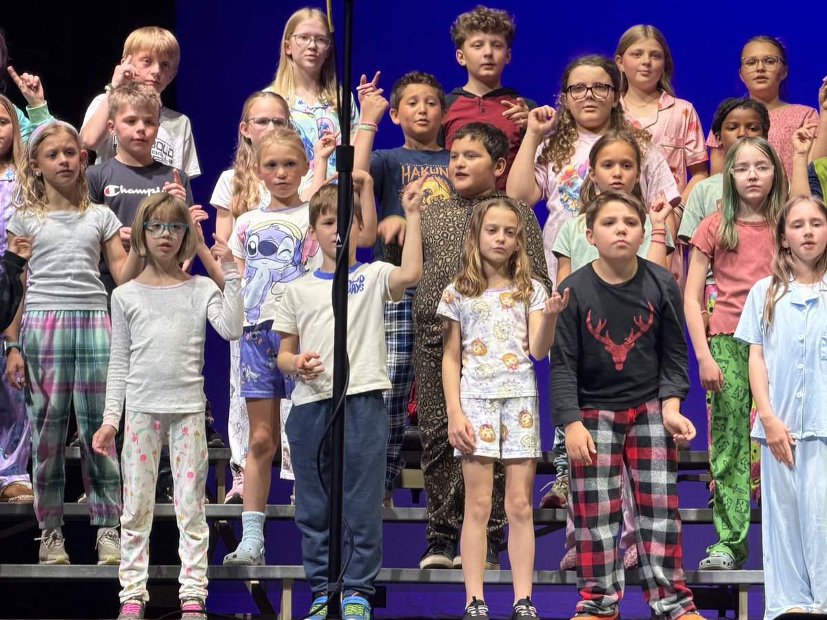 ArchboldSchool's tweet photo. Congratulations to our 3rd graders and Mrs. Cobb on an outstanding Disney musical performance!! #mickeymouse #barenecessities https://t.co/U1lZdktFwi