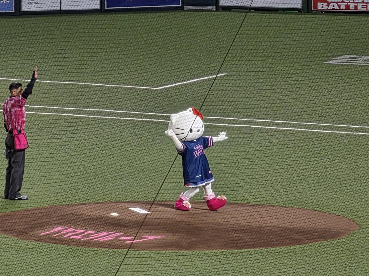 rrksn_'s tweet photo. 2026年5月8日
ソフトバンクホークスピンクフルデー🩷
きてぃちゃんのユニフォームも貰えて
さよなら勝ちして楽しかった🙂
明日も行けたらいいな🙄 https://t.co/NcgLRSkBhx