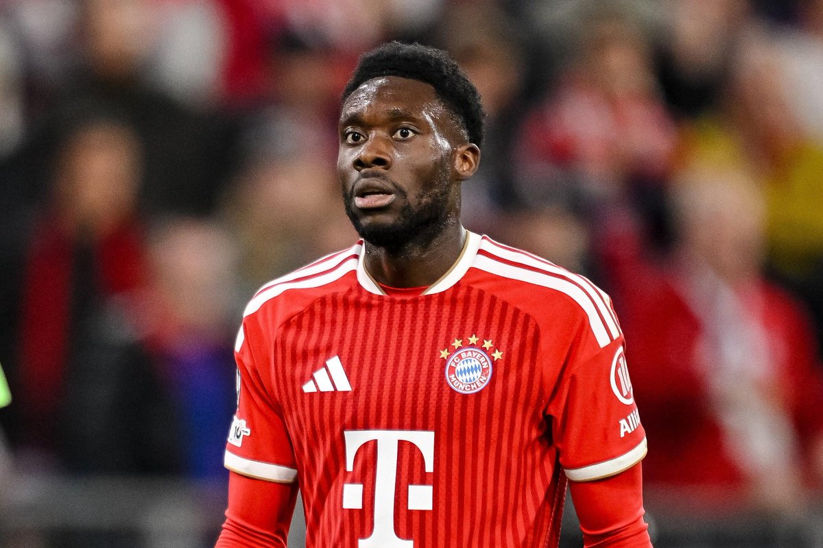 Alphonso Davies' injury proneness has become a topic of discussion at FC Bayern. Even before the latest injury, the club was already viewing the situation with concern behind the scenes. Given his high salary of €15m plus €5m per year, Davies is now considered too expensive by