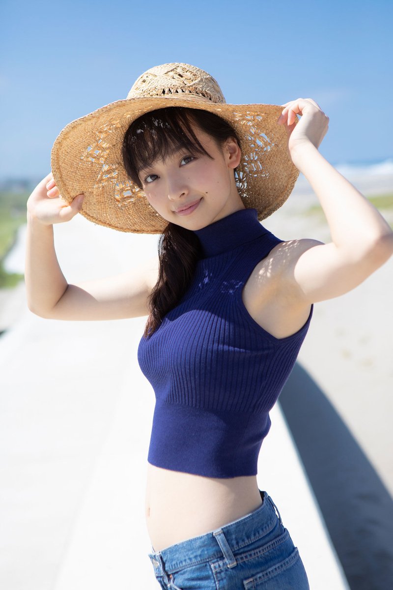 MissGravureHQ's tweet photo. A summer memory with a debutante’s unforgettable sparkle.
Asuka Hanamura brings fresh beauty straight to the sea 💕

鮮烈なグラビアデビューで話題を集めた華村あすか。
忘れられない夏の思い出を、海辺でまぶしく魅せます💕
#AsukaHanamura #JapaneseGravure #Swimsuit #PureGlow #MissGravure

👉 Link here（or🔍𝗔𝘀𝘂𝗸𝗮 𝗛𝗮𝗻𝗮𝗺𝘂𝗿𝗮）
https://t.co/E26cfQ4NEo

Available in Japanese, English, Korean, Simplified Chinese, and Traditional Chinese.
※Official product from a Japanese publisher.
