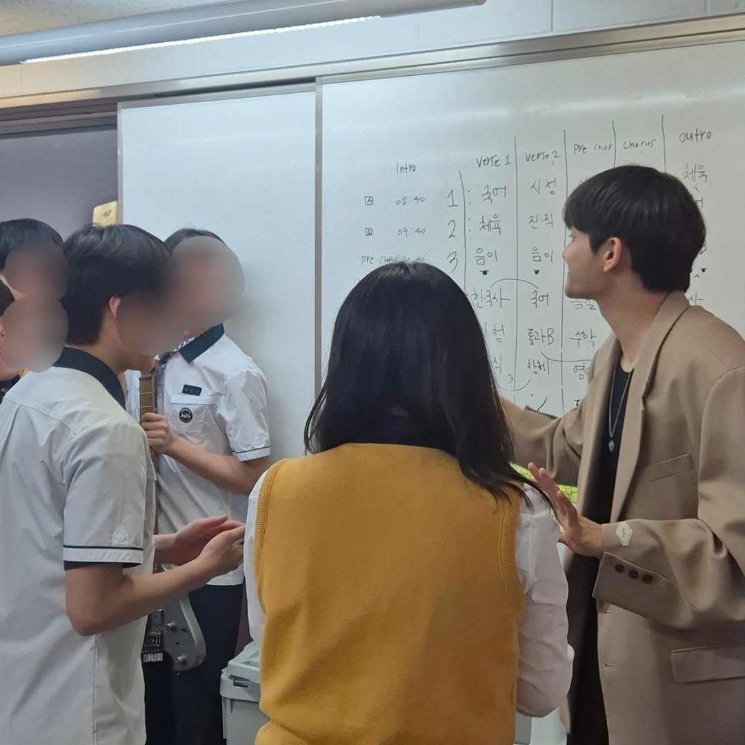 라디 tweet media
