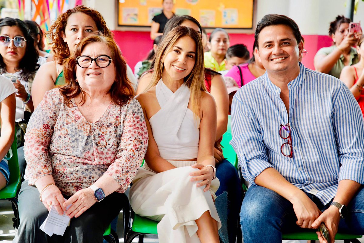 isabelrdzh's tweet photo. 🌷Visitamos a las mamás y maestras de la escuela primaria Narcedalia García en Caucel para que en compañía de los niños las festejáramos en su día. 💕Fue un convivio muy bonito, gracias por la invitación. https://t.co/jfpBCrW1re