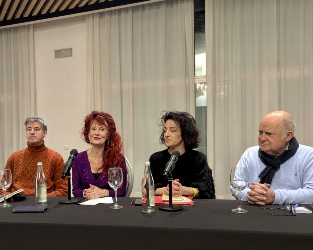 LogronesCirculo's tweet photo. Así fue una de las jornadas de Poemas a media tarde en el Círculo, un espacio donde la poesía se convierte en conversación, emoción y encuentro.
Gracias a la Asociación Riojana de Escritores y a los asistentes por seguir dando vida a la cultura y la poesía en el Círculo Logroñés. https://t.co/DblXeZQdmJ