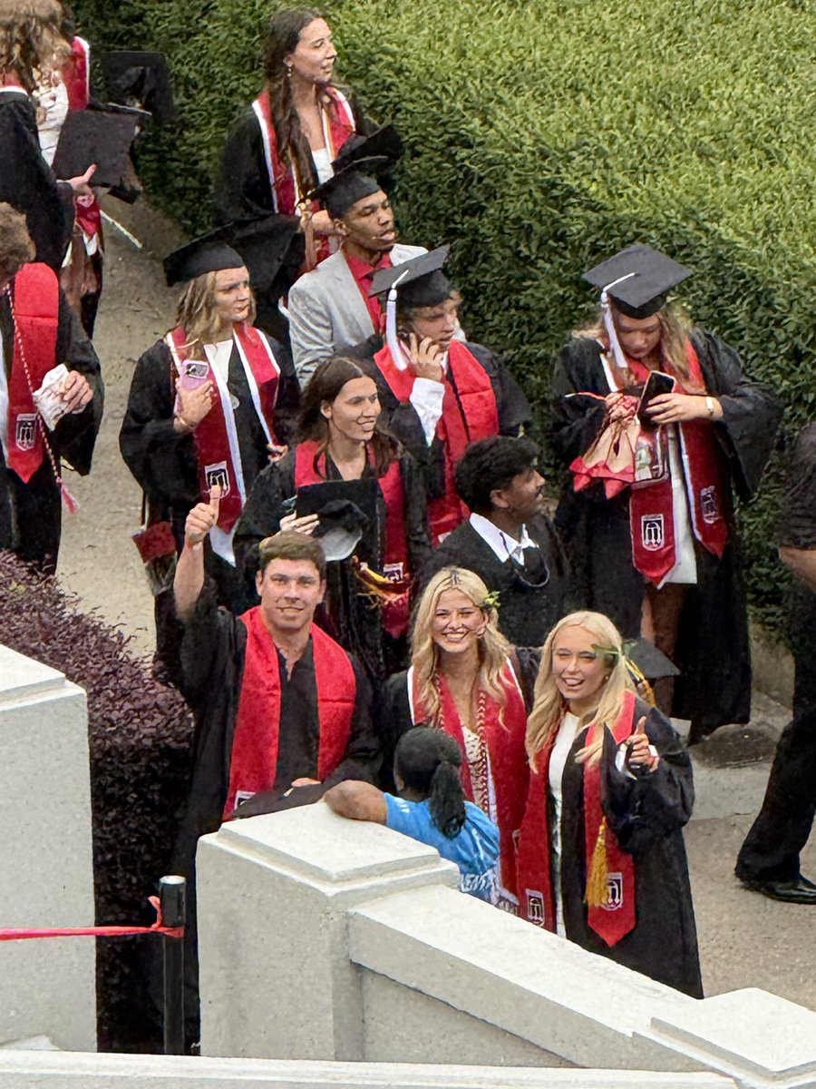 thedrewechols's tweet photo. DGAgDawgs #ugagrad https://t.co/tDUHOb1QCJ