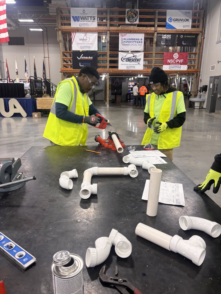 MissouriWorks's tweet photo. Thank you to Plumbers &amp; Pipefitters Local 562 (@stllocal562) for hosting our St. Louis and Mid Missouri cohorts this week! https://t.co/dWIeu11rHQ