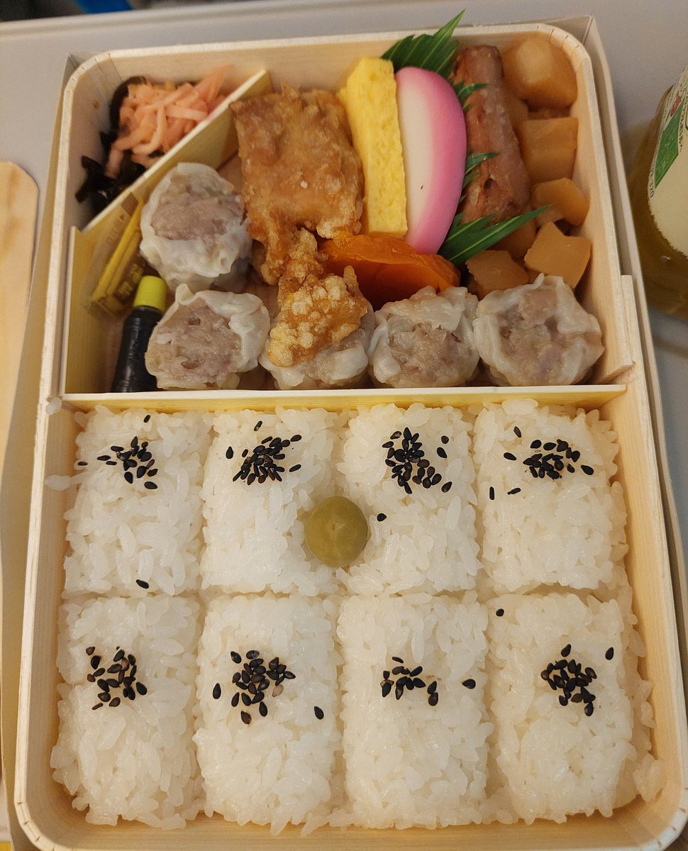 もにか tweet media