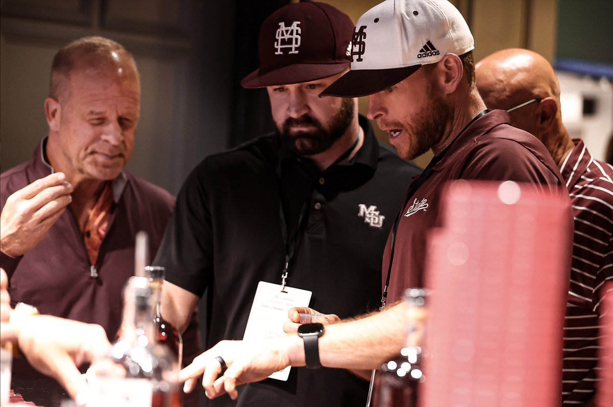 State_1878's tweet photo. A Taste of 1878 🥃

State 1878 members got an exclusive sneak peek of our new branded bourbon launching in the future! https://t.co/0cC8QjbhGf