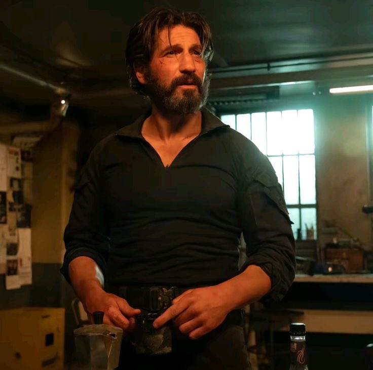 aranhaversobr's tweet photo. Jon Bernthal diz que Tom Holland vai ser “um ótimo pai” ❤️

“Amo a outra metade dele. Amo que ele esteja apaixonado. Fico tão feliz que ele tenha encontrado isso. Sei que o que é importante para ele, no final das contas, é ser um bom homem.”

🗞️ : @KellyClarksonTV
•
. https://t.co/NgLuUAWXE2