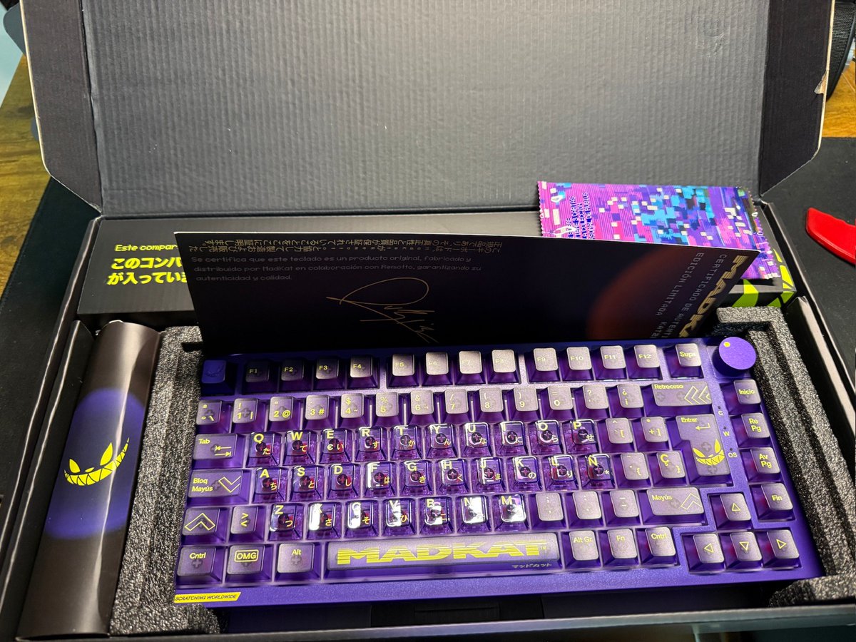 litelneko's tweet photo. El mejor regalo de cumpleaños, es recibir hoy el teclado morado de @Rubiu5. Está espectacular, lo voy a disfrutar mucho. https://t.co/pa7eZI4M7Z