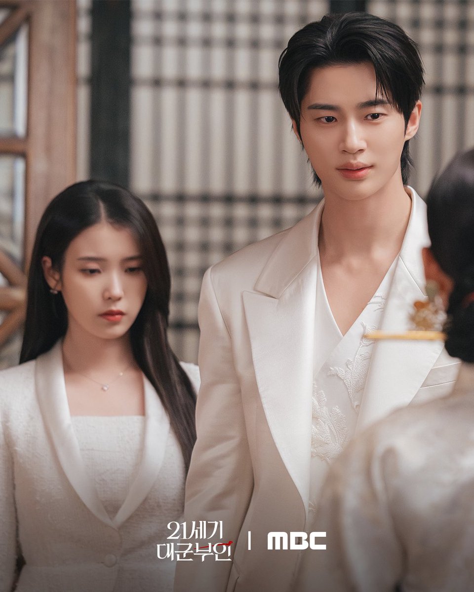 ‘21세기 대군부인’ 1~9회 시청률
“Perfect Crown” viewership ratings so far

Seoul metro area / Nationwide
Ep.1 — 8.2% / 7.8%
Ep.2 — 10.1% / 9.5%
Ep.3 — 9.4% / 9.0%
Ep.4 — 11.3% / 11.1%
Ep.5 — 10.9% / 10.6%
Ep.6 — 11.3% / 11.2%
Ep.7 — 11.1% / 10.8%
Ep.8 — 11.6% / 11.2%
Ep.9 — 11.9%