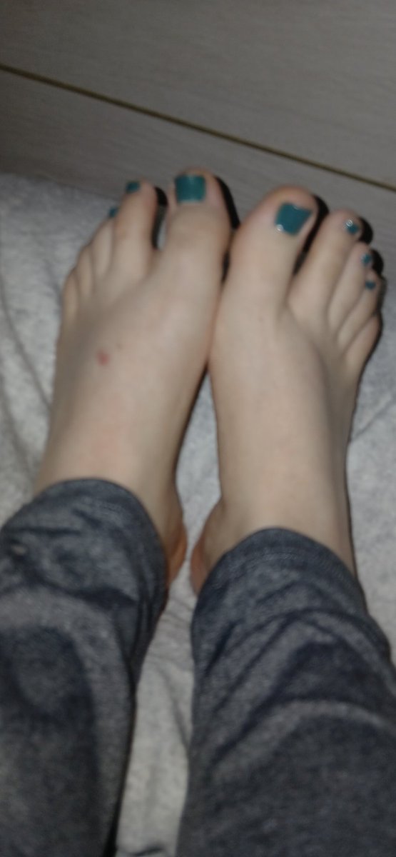 ONLY FEET👣💋NO FACE tweet media