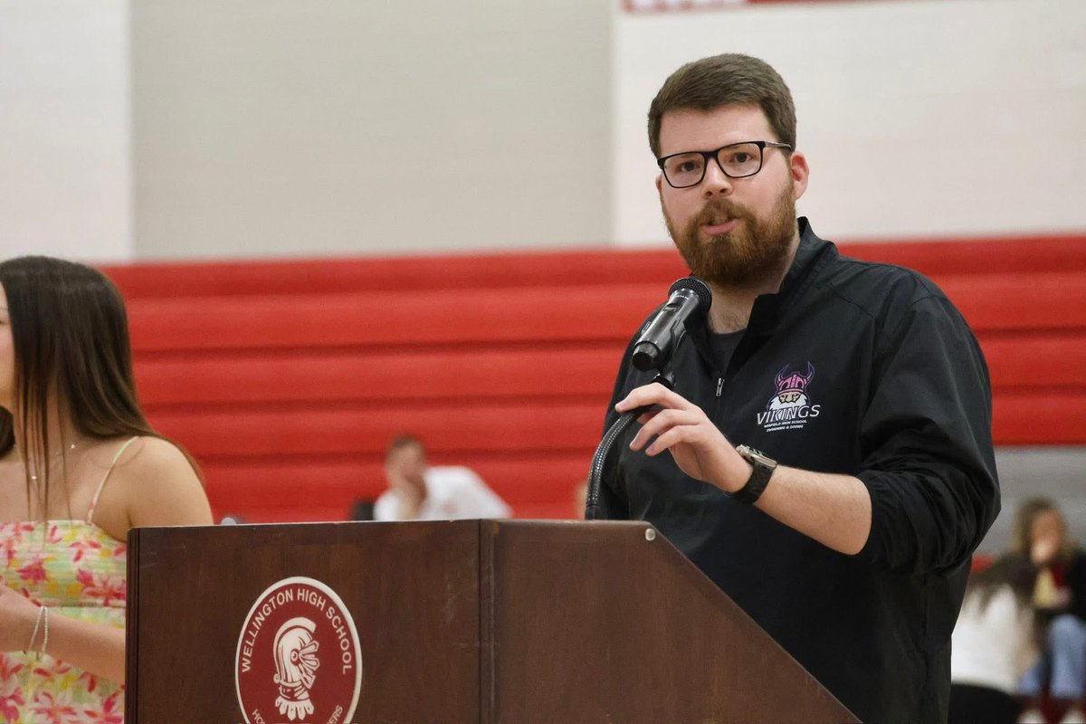 CoachBuffum97's tweet photo. I was proud to speak at the Wellington Sports Banquet this week about our cooperative agreement with Wellington High School! It has been such a privilege to get to work with all of these kids and their families. Thank you all for everything you do for our program! 💪🏼🏊🏻‍♀️ https://t.co/1Cj6Gj19lS