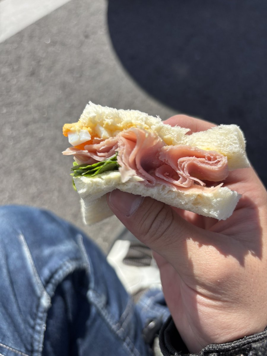 sinohiro966's tweet photo. セブンのサンドイッチ久しぶりに食べたら
しっかり具材入っててびっくり https://t.co/QYR2I8iA4r