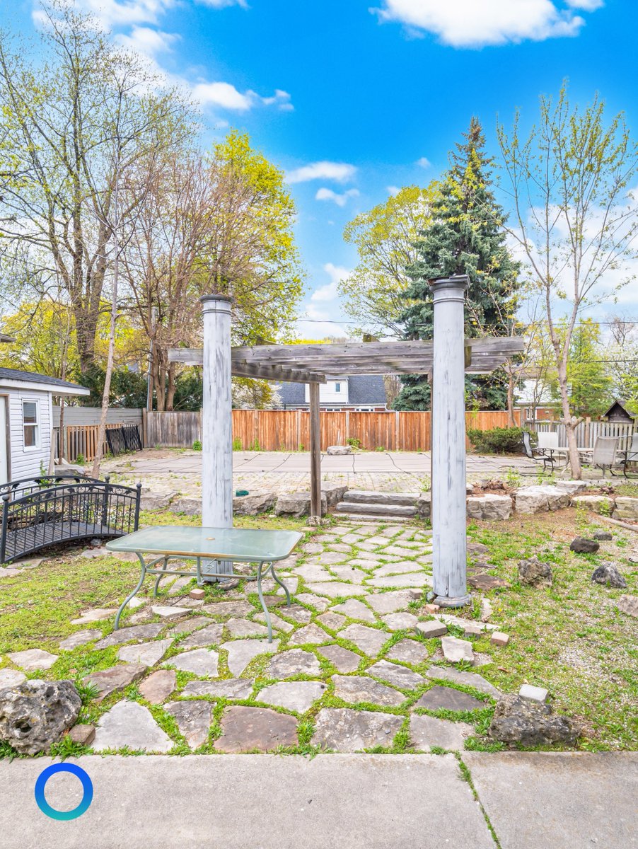ShoreviewTeam's tweet photo. Just Listed by Shoreview ✨
2065 Westfield Drive Mississauga📍
Mississauga’s Most Desirable Neighbourhoods 🏡
💰$1,399,000
🛏 7+2 Bedrooms
🛁 5 Bathroom
💻 https://t.co/yRZuQy0xxD https://t.co/ch3bry6ldO