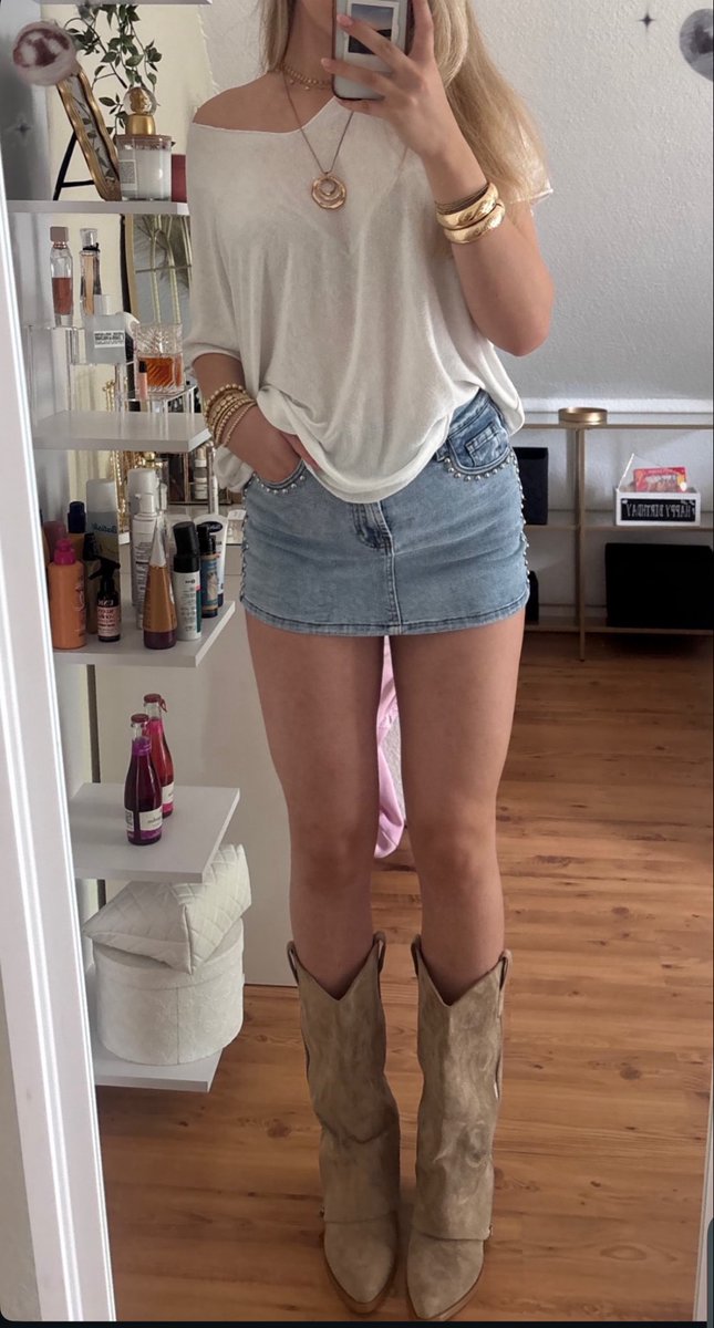 ⋆ 𝒎el tweet media
