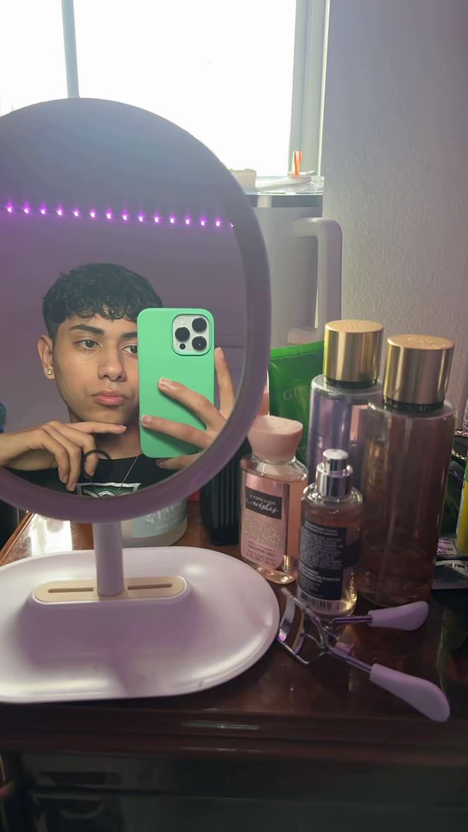 latino 🥵 tweet media
