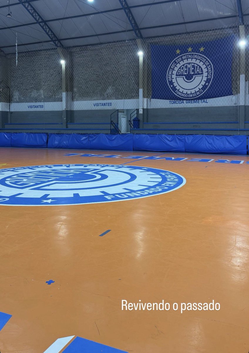 njoutcontext's tweet photo. Neymar postou um story na quadra do Gremetal

Onde tudo começou... 🥹 https://t.co/GlDzJD2ISJ
