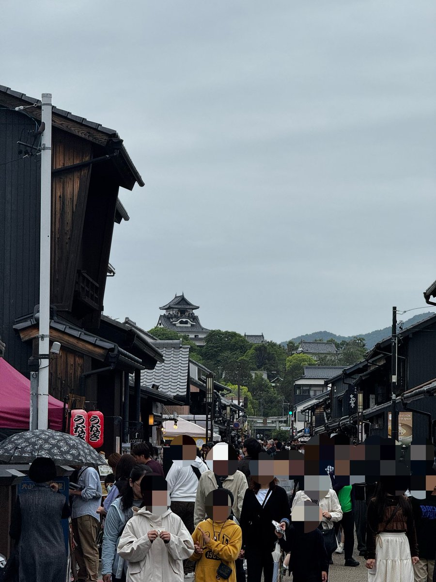 spear017's tweet photo. 先日、ふらっと🐶城下町を散歩
犬山城🏯
甲冑店を発見💡
ちょっと気になる🤏
ミニ五平餅が、丁度良い大きさで美味しい😋 https://t.co/C4YVtkBp6z