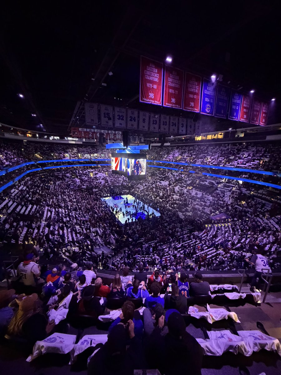 Half the stadium is empty for intros. Couldn’t be us. LETS GO KNICKS!!!
