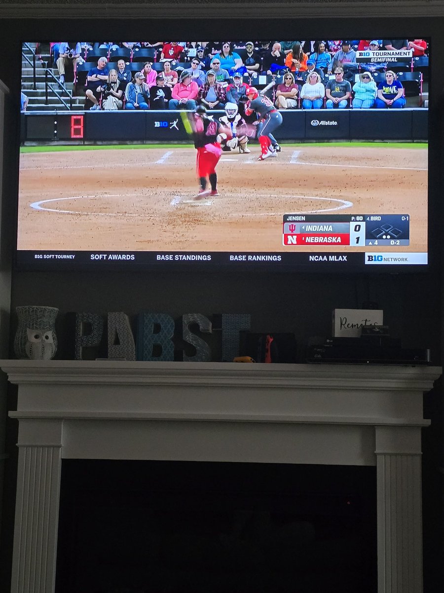 LillyPabst2030's tweet photo. When we have a weekend off from tournaments it's still a weekend of softball. Love watching some of my dream schools battle it out during the 2026 College Softball Tournament! Let's go @B1Gsoftball 💪💪
#WatchingandLearning
#CollegeSoftball
#FutureCollegeSoftballPlayer
#NextLevel
#CollegeSoftballWeekend
#LearnFromTheBest