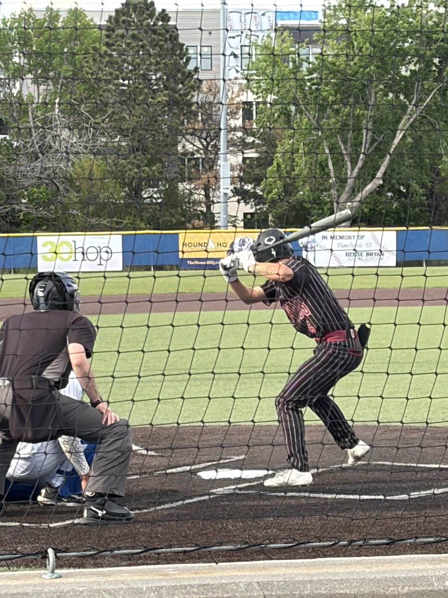 3434TheAnchor's tweet photo. The @Discovererway BSBL team taking on the Mustangs of MN in district play. https://t.co/Kqndvj47E4