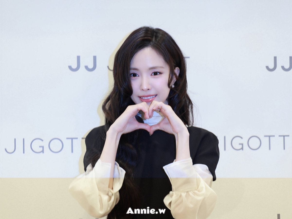 A.W0210 tweet media
