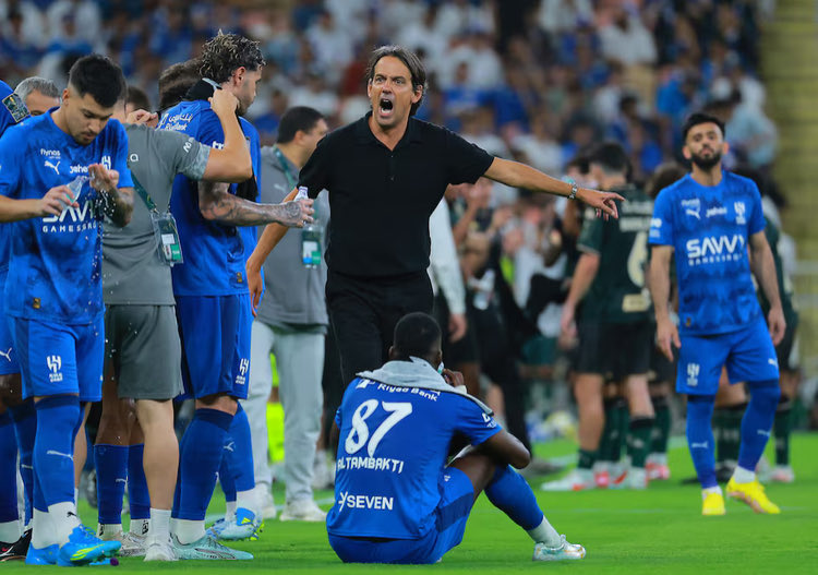MK_Block001's tweet photo. ⚽ Breaking News – Football ⚽
🇸🇦 Simone Inzaghi captures his first trophy with Al Hilal, guiding the team to victory in the Saudi Cup final.
🏆 A landmark win that cements his arrival in Saudi football.
#BreakingNews #Football #SimoneInzaghi #AlHilal #SaudiCup #SportsNews #Soccer #Victory