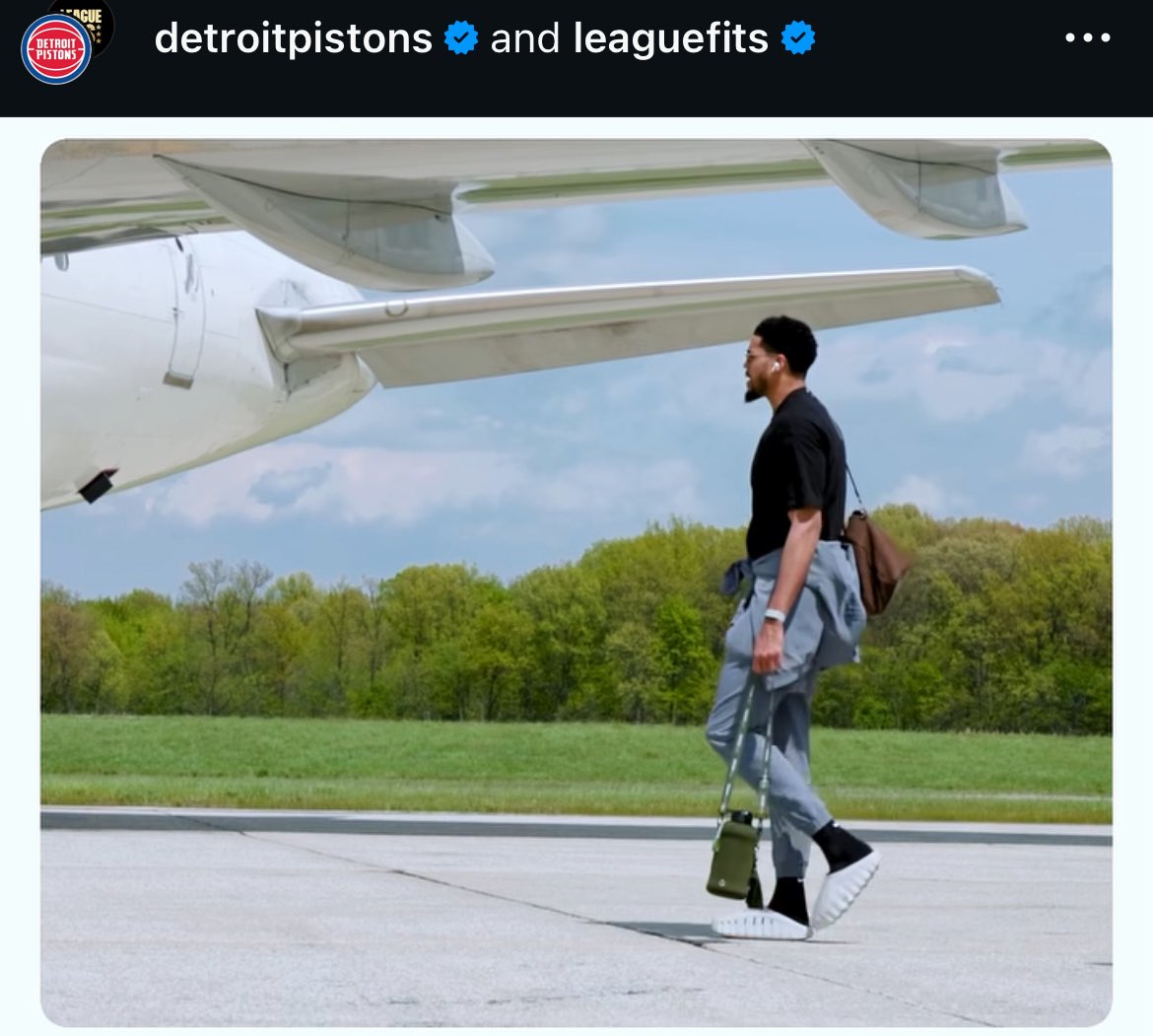 planes tweet media