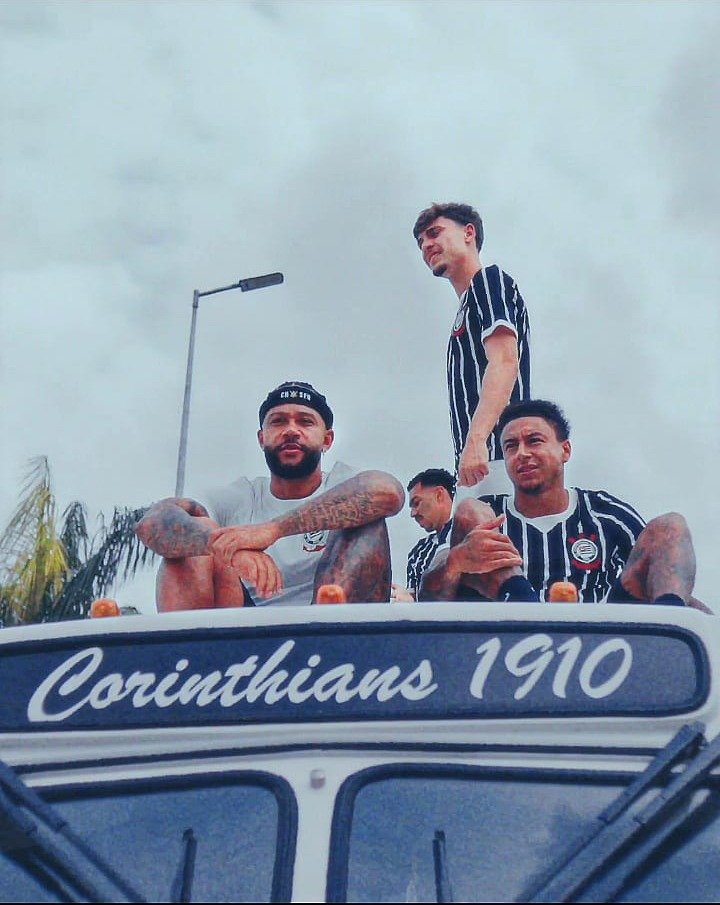 FeAlvinegra_'s tweet photo. Da premier league pro busao raiz de Itaquera 1976 https://t.co/KPHnOLIZLH