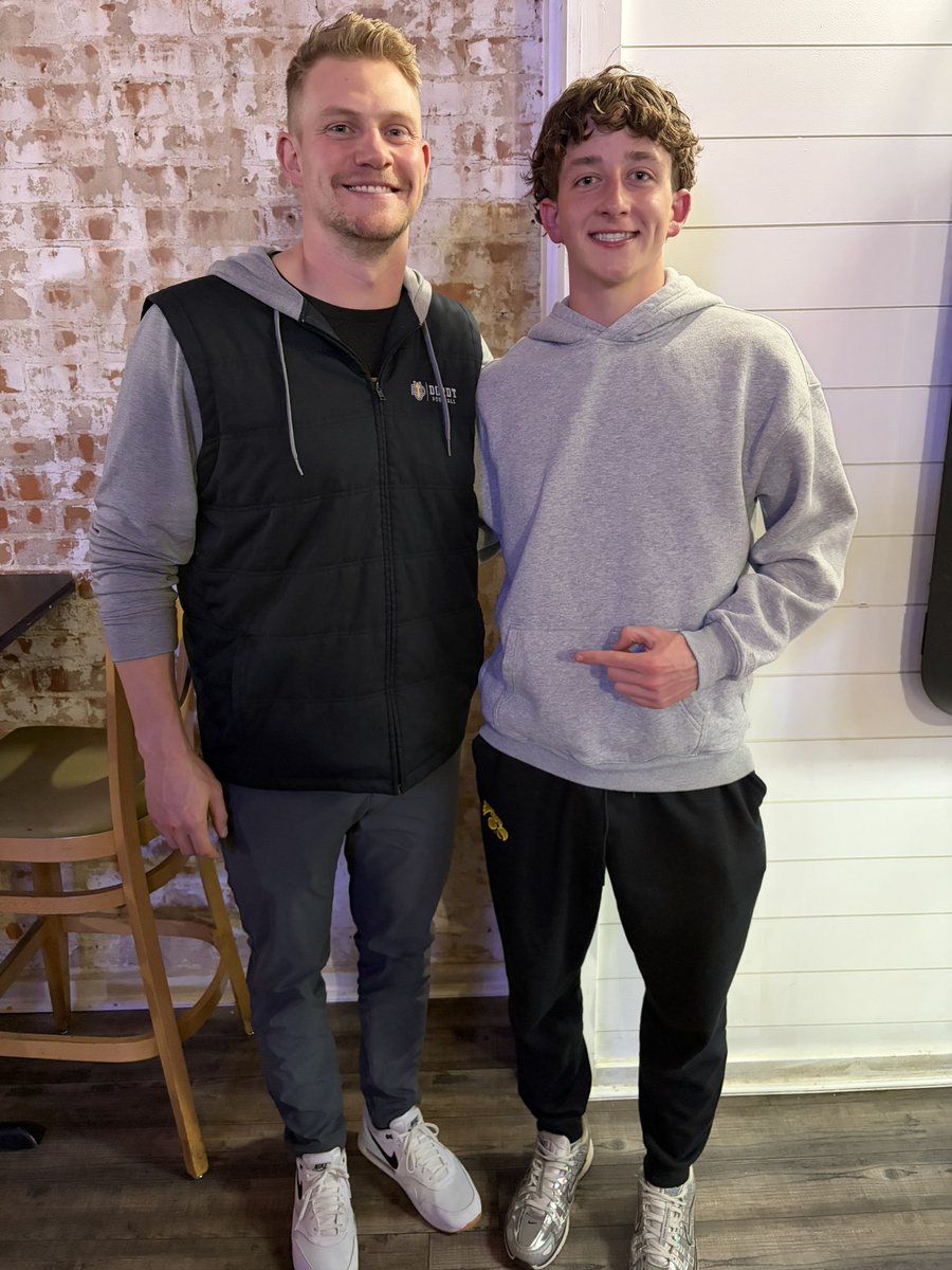 aidenheastan's tweet photo. Thank you @Coach_Roelofs for stopping by Savannah and talking more to me about @DordtFB!
@CoachHays_ @CoachCalebWiley @CoachDeal @SavannahFB_ https://t.co/zhd2pr2qE2