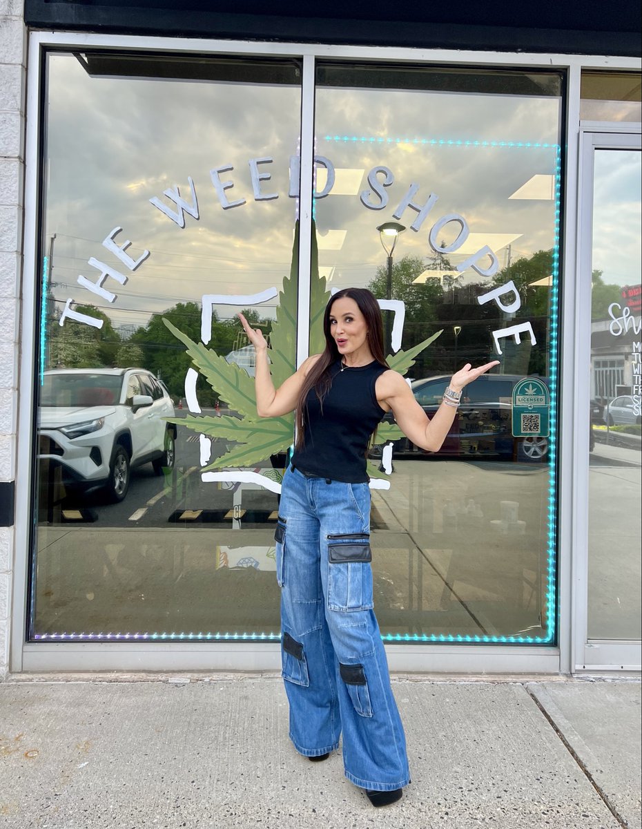 Lisa Ann tweet media