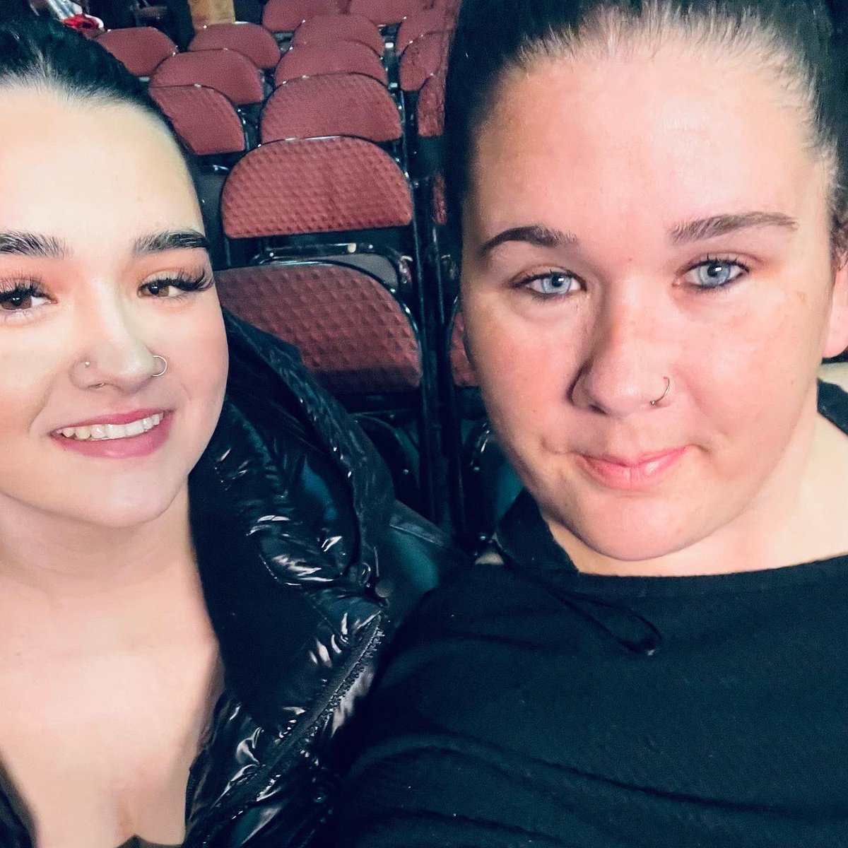 Onlytakesone20's tweet photo. My mom was recently diagnosed with Fibromyalgia, the pain is real &amp; has taken a toll starting to affect her daily life. Sadly there is not enough resources for this disease. So for her birthday (39) she is asking for your help.
Please share &amp; donate 

https://t.co/2X7ssKzxmQ https://t.co/bMJKEqxTYa