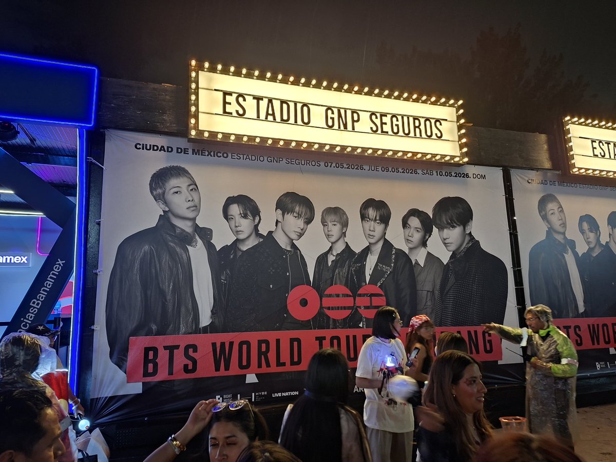 Pozolee717's tweet photo. Jamás voy a olvidar esta noche, en verdad amo muchísimo a BTS ❤️‍🩹😭 https://t.co/cktxDCdKmF